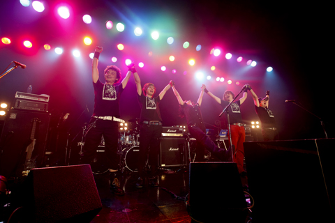 『森久保祥太郎LIVE2011～心・裸・晩・唱～』――デビュー10周年！エネルギッシュでアグレッシブなパフォームに酔った一夜をスペシャルレポだ！