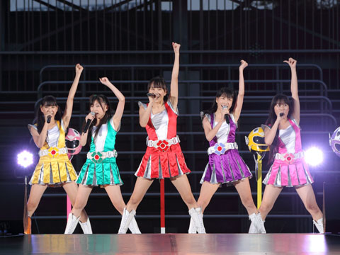 夜更けにつれてハイテンションに！ももクロZが神宮花火大会でライブ！豪華アーティストと共演だ！-1