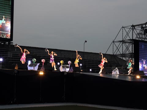 夜更けにつれてハイテンションに！ももクロZが神宮花火大会でライブ！豪華アーティストと共演だ！-2