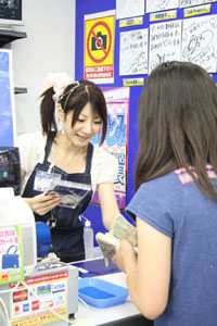 原田ひとみさんがアニメイト新宿の1日店長に！1stシングル「Once」発売記念キャンペーン2DAYSの模様をお届け！（7/30編）-6