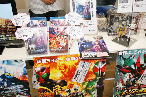 【キャラホビ2011】東映ビデオブースで、『仮面ライダー』非売品ポスタープレゼント！『東映ロボットガールズ』ダンダンもお出迎え！-2