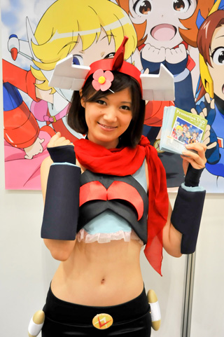 【キャラホビ2011】コスプレレポ（７）――コスプレプラザはもちろんだけど、企業ブースのコンパニオンさんたちも姿も美しかった！キャラホビの企業ブースコンパニオンさんを大紹介！　メイドと戦車はもはや夏の風物詩！？-3