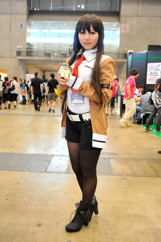 【キャラホビ2011】コスプレレポ（７）――コスプレプラザはもちろんだけど、企業ブースのコンパニオンさんたちも姿も美しかった！キャラホビの企業ブースコンパニオンさんを大紹介！　メイドと戦車はもはや夏の風物詩！？-13