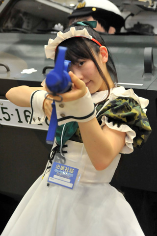 【キャラホビ2011】コスプレレポ（７）――コスプレプラザはもちろんだけど、企業ブースのコンパニオンさんたちも姿も美しかった！キャラホビの企業ブースコンパニオンさんを大紹介！　メイドと戦車はもはや夏の風物詩！？-20