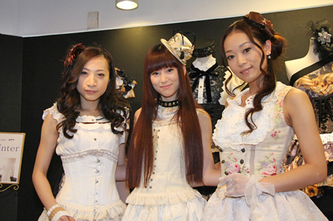 3rdアルバム&アーティストブック発売記念――渋谷をKalafina色に染め上げる『Kalafina Week in Shibuya』本日開始!!-1