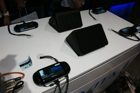 【TGS2011】最注目ハード「PS Vita」ってどんなハード?(1) 一番人気の『GRAVITY DAZE』で魅力に迫る! -2