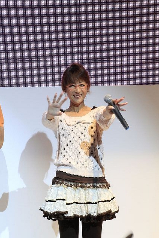 【TGS2011】初音ミクたちに、初めて担当声優たちが声をつけるサプライズ発表も! アイマスチームの乱入でも盛り上がったセガ『初音ミク』ステージ!-9