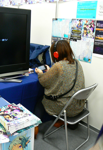 【AGF2011】5pb.は乙女ゲー試遊台設置-5