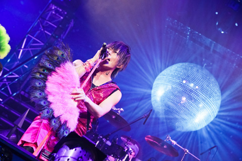 GRANRODEOが2度目の武道館公演！『GRANRODEO LIVE 2011 G6 ROCK☆SHOW ～SUPERNOVA FEVER～』レポートの画像-11