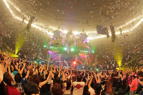 GRANRODEOが2度目の武道館公演！『GRANRODEO LIVE 2011 G6 ROCK☆SHOW ～SUPERNOVA FEVER～』レポートの画像-15