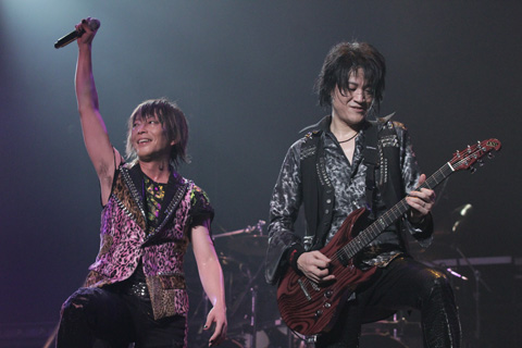 GRANRODEOが2度目の武道館公演！『GRANRODEO LIVE 2011 G6 ROCK☆SHOW ～SUPERNOVA FEVER～』レポートの画像-16