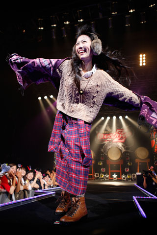 ももクロZ“女祭り”が激しく、かわいく、おしゃれに、面白く開催！-5