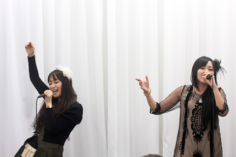 今井麻美さんと喜多村英梨さんのARTERY VEINが「パンドラの夜」発売記念イベントをレポート！-3