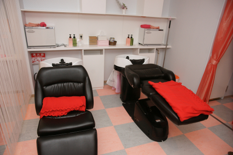 「アイドルの卵たちがいっぱいがんばってます☆」――秋葉原に現れた新名所、その名も「ネ申TOWER」をレポート-9