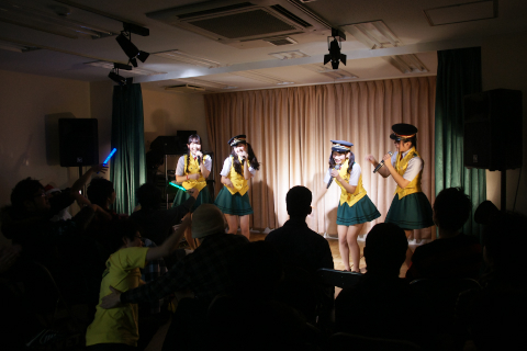 「アイドルの卵たちがいっぱいがんばってます☆」――秋葉原に現れた新名所、その名も「ネ申TOWER」をレポート-12