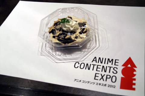 「ACE2012」会場限定！　『偽物語』や『魔法少女まどか☆マギカ』など6作品のオリジナルフードメニューを紹介！　アニプレックス編-3