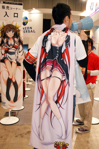 【ACE2012】メディアファクトリーブースでは、人気アニメのヒロインコスプレイヤーがお出迎え！新作グッズの販売は春新番のPVも大公開！-3