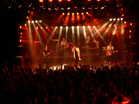 『ガンダムAGE』ED主題歌のSPYAIR、ライブも人気！-2