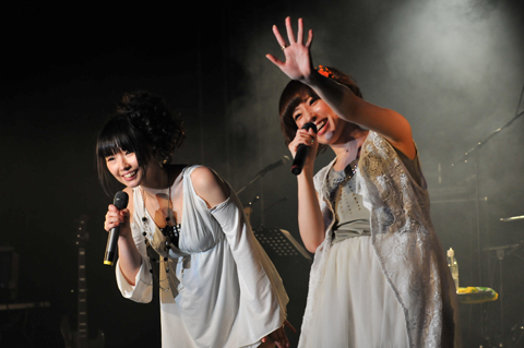 新宿BLAZAで行われた長谷川明子ソロライブ ～Birthday Party 2012～。多くのゲストも参加したバースディライブの様子をお届け！-3
