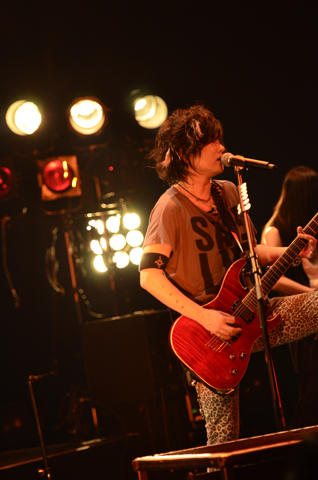 「森久保祥太郎 LIVE 2012 ～心・裸・晩・唱～ Phase2」力がみなぎる刺激的なライブをお届け！-16