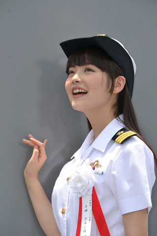 護衛艦で人気声優、上坂すみれが1日艦長体験！-1