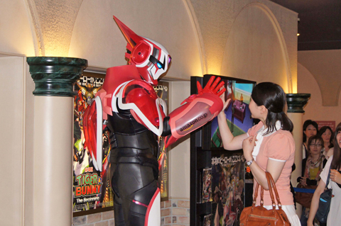 『T＆B』劇場版前売第2弾発売でヒーロー握手会が開催！-4