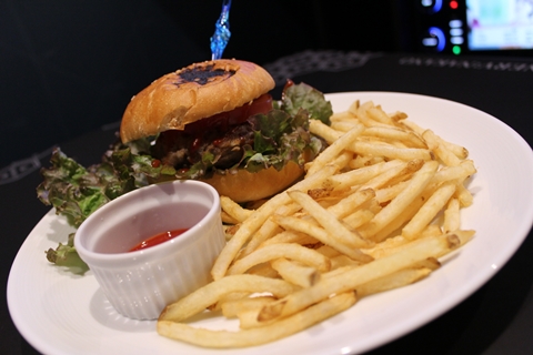 『ヱヴァンゲリヲン新劇場版』の世界観をテーマとした「ヱヴァンゲリヲンルーム」を展開するカラオケ店舗『JOYSOUND中野』がオープン！　前日潜入捜査レポート。-6