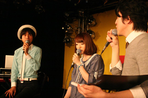 渋谷の地下ステージで響いた歌声！　花澤香菜さん2ndシングル『初恋ノオト』発売記念イベントレポート！　豪華生演奏で、スペシャルなひと時！-5