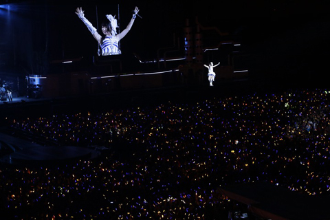 「NANA MIZUKI LIVE UNION 2012」千秋楽は千葉・QVCマリンフィールド! 終盤には花火が上がる演出も-2