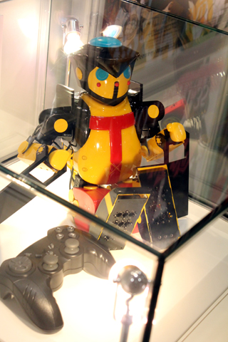 【京まふ】「第21回ROBO-ONE」に出場した「タネガシマシン3」も展示！　アニプレックスブースの模様をレポート