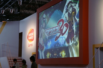 【TGS2012】完全新作ゲームも発表！　『マクロス』シリーズ30周年を記念した『マクロス30周年！　メモリアルステージ～だって、伝えたかったんだもん。ハッピーアニバーサリー!!～』をレポート-2