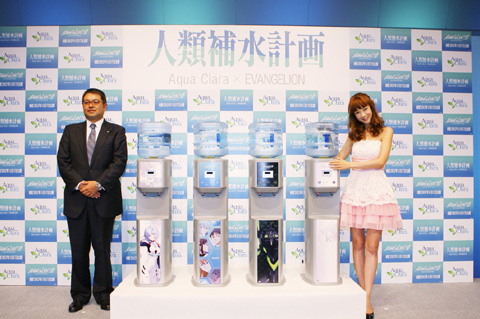 『ヱヴァンゲリヲン新劇場版：Q』がアクアクララの宅配水に登場！ワンシーンをパネルにあしらったアイテムが新発売！-5