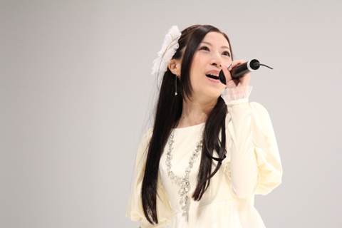 『劇場版 魔法少女まどか☆マギカ [後編] 永遠の物語』主題歌『ひかりふる』発売記念イベントに2000人ものファンたちが集結！　Kalafinaの歌声がラゾーナ川崎に響き渡る――-19