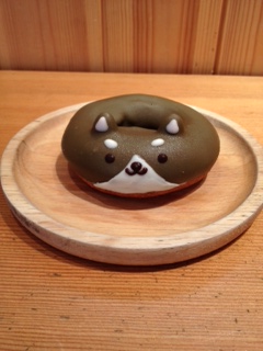 『タベモノ戦線異状ナシ』最新コミックス2巻発売！　ドーナツショップ「フロレスタ」とのコラボレーションで、黒川やカトーがドーナツに!!-2