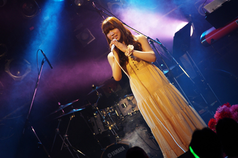 「吉岡亜衣加 QUATTRO TOUR 2012 ~てのひらあわせ~」オフィシャルレポートが到着-1