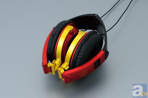 『ヱヴァンゲリヲン新劇場版』ヘッドフォンに2号機の限定カラー登場！2012年11月16日から予約開始-3
