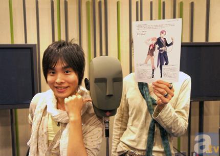 ダミーヘッドマイクで収録された、リアルな“箱詰め”感を楽しめる! 「箱詰めCD 2 吸血鬼と一緒に箱詰め」より、三木眞一郎さん、岡本信彦さんのコメントが到着!!-1