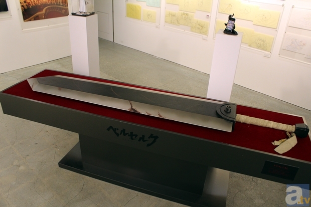 映画『ベルセルク 黄金時代篇III 降臨』の公開を記念した展示会、映画「ベルセルク 黄金時代篇」展が開催中! 実寸大「ドラゴンころし」も見れちゃいます!-16