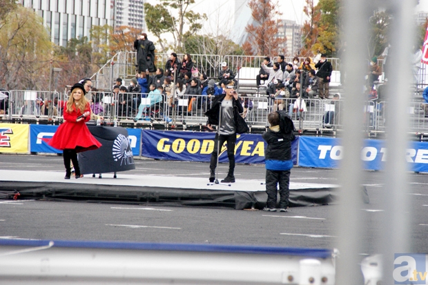 お台場に痛車大集合!?　「アニメ・ゲーム公式キャラクターマシン大集合祭 in D1グランプリ」レポート！　ウルトラセブン撮影会やm.o.v.e新曲ライブも開催！-23