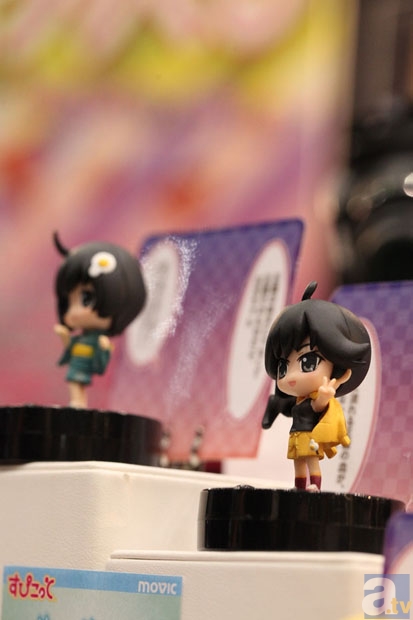 【WF2013冬】ムービックブースフォトレポその２！　ガールズ＆パンツァー、ひだまりスケッチ×ハニカム、偽物語、ペルソナ４などのフィギュアを紹介！　-16