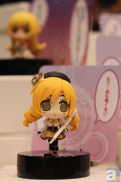 【WF2013冬】ムービックブースフォトレポその２！　ガールズ＆パンツァー、ひだまりスケッチ×ハニカム、偽物語、ペルソナ４などのフィギュアを紹介！　-26