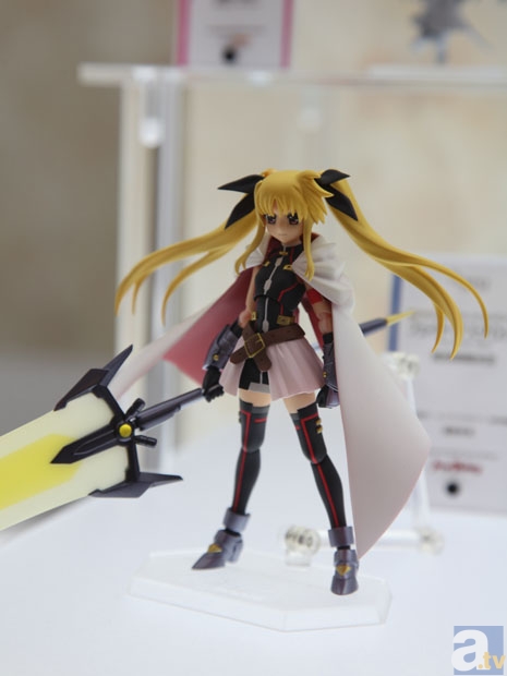 【WF2013冬】グッドスマイルカンパニーブース　フォトレポその12！　マブラヴ オルタナティブ、魔法少女まどか☆マギカ、ひだまりスケッチ×ハニカム、魔法少女リリカルなのはなどのフィギュアを紹介！　-34