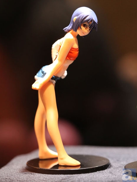 【WF2013冬】海洋堂ブース　フォトレポその２！　偽物語、ヱヴァンゲリヲン新劇場版、よつばと！、ダンボーなどのフィギュアを紹介！　-2