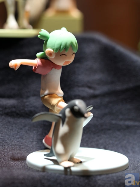 【WF2013冬】海洋堂ブース　フォトレポその２！　偽物語、ヱヴァンゲリヲン新劇場版、よつばと！、ダンボーなどのフィギュアを紹介！　-21