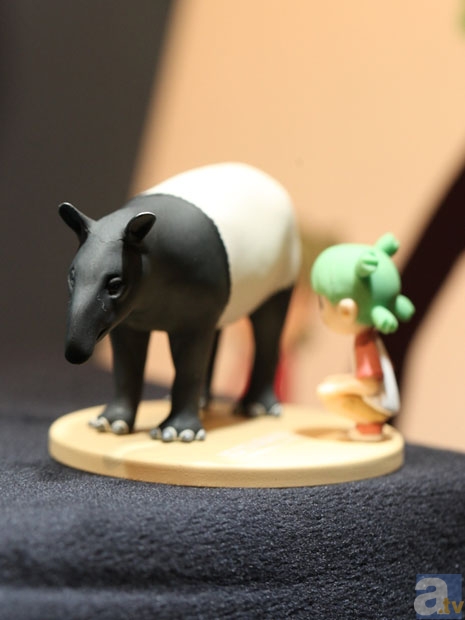 【WF2013冬】海洋堂ブース　フォトレポその２！　偽物語、ヱヴァンゲリヲン新劇場版、よつばと！、ダンボーなどのフィギュアを紹介！　-23