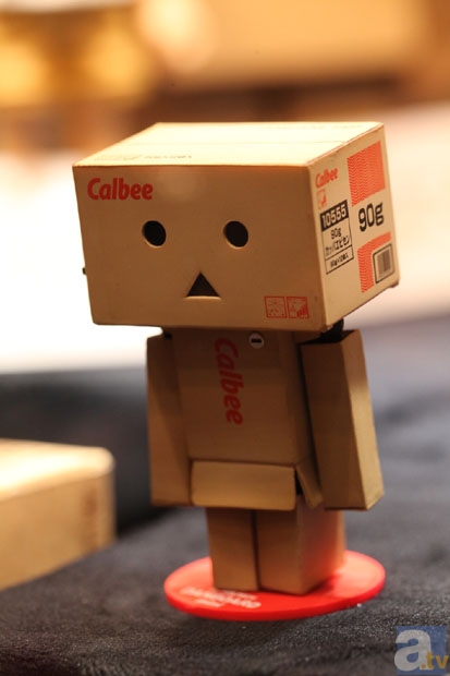 【WF2013冬】海洋堂ブース　フォトレポその２！　偽物語、ヱヴァンゲリヲン新劇場版、よつばと！、ダンボーなどのフィギュアを紹介！　-27