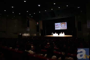 下野さん、神谷さん、遠藤さんによる、息の合ったトークとちょっぴり天然な解答が飛び交ったアニメ『カーニヴァル』開幕公演イベントの模様をレポートの画像-19