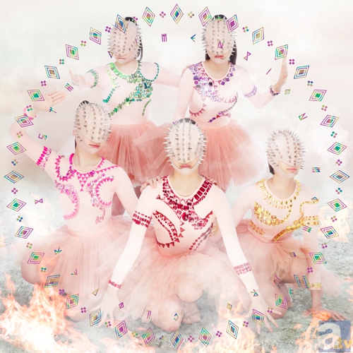 4月10日にリリースされる、ももいろクローバーZのニューアルバム「5TH DIMENSION」初回限定盤Bのジャケット写真が解禁！-1