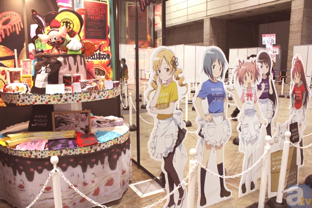 【ACE2013】ブースレポート：劇場版 魔法少女まどか☆マギカショップ編！　ショップ店員な「まどか」たちがお出迎え!!-3