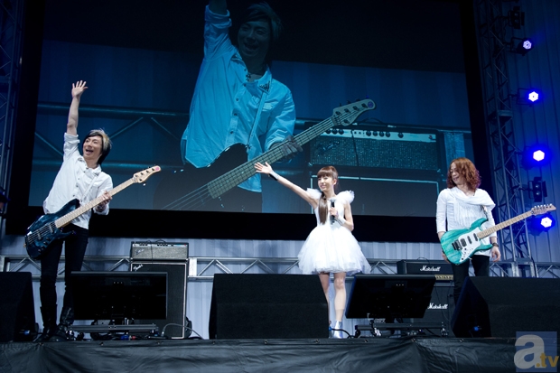 【ACE2013】『ビビッドレッド・オペレーション』のステージイベントに主演声優5名と、サプライズゲストのearthmindが登場！　爆笑トークとライブの模様をレポート!!-6